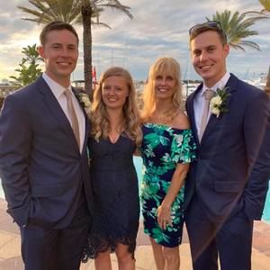 Meet your Posher, Sandy